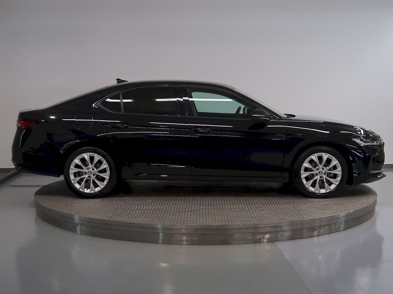 Škoda Superb (2024) SELECTION 2.0TDI 110KW LED LOU - fotka 8 z 42