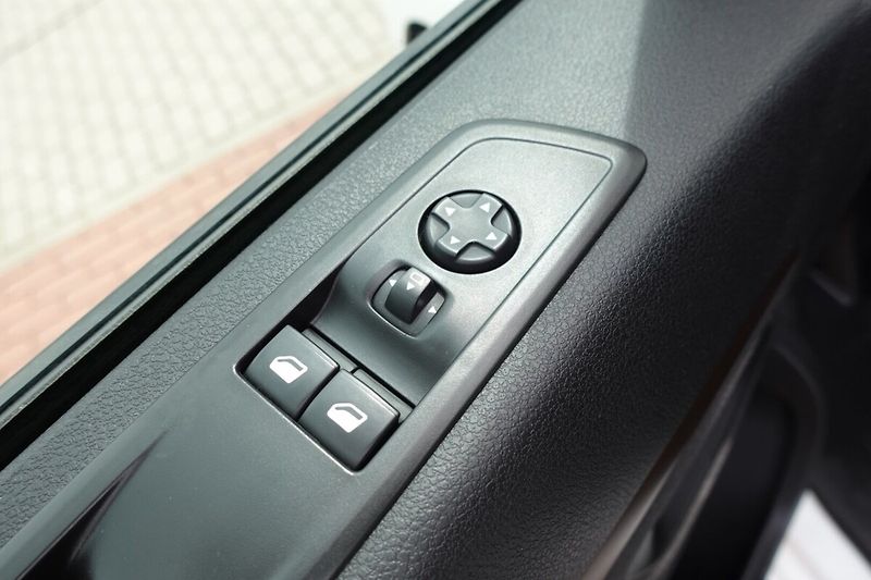 Toyota ProAce ZLEVNĚNO 2,0D-4D 130kW A/T L2 - fotka 10 z 35