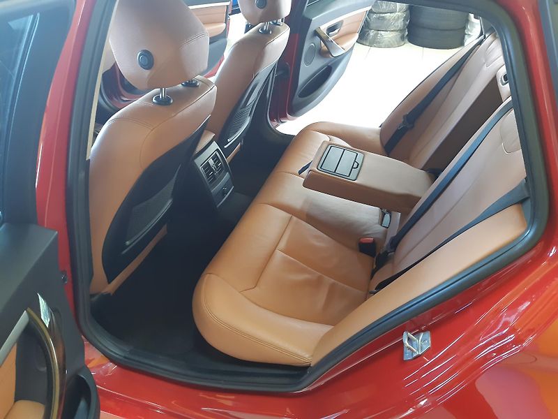 BMW Řada 3 318d Cobi NAVI LED - fotka 24 z 30