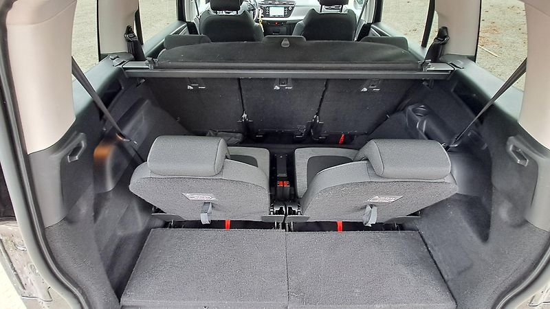 Citroën Grand C4 SpaceTourer 1.5 BlueHDi 130 S&S 7 míst - fotka 12 z 24