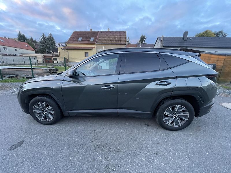 Hyundai Tucson (2023) 1,6 T-GDI 4x4 132 kW MHEV - fotka 2 z 28