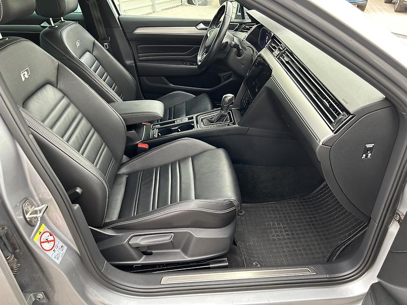 Volkswagen Passat 2.0 TDI 4x4 R-Line - fotka 28 z 31