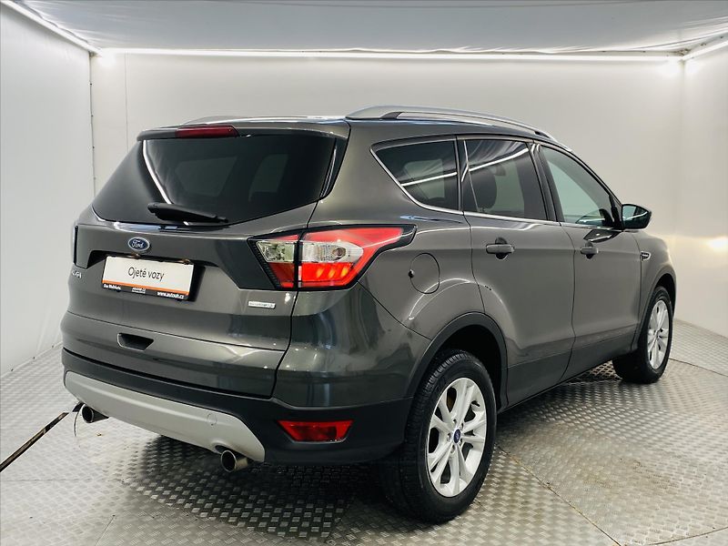 Ford Kuga 1,5 EcoBoost 110kW Titanium - fotka 2 z 25