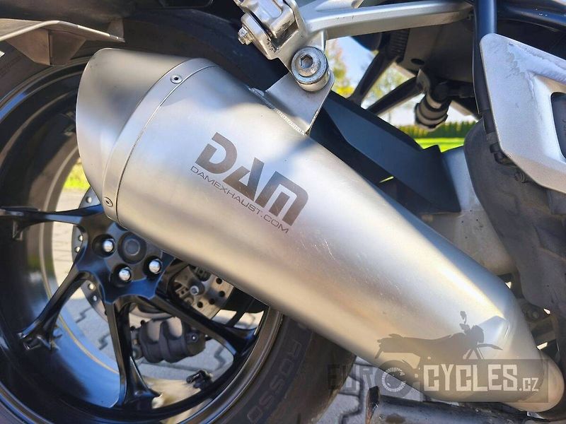 Honda VFR 1200 F (2010) - fotka 8 z 12
