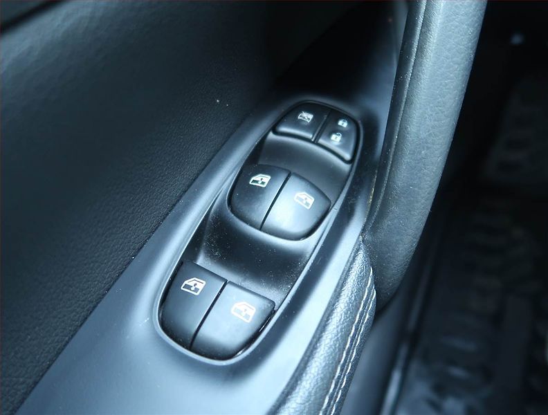 Nissan Qashqai (2019) 1.3 DIG-T, Serv.kniha, Navi - fotka 13 z 18
