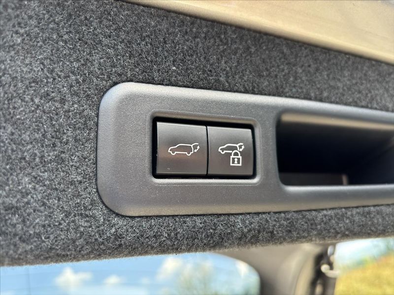 Lexus RX 2,0 i 175kW AT 4x4 Limited edi - fotka 14 z 47