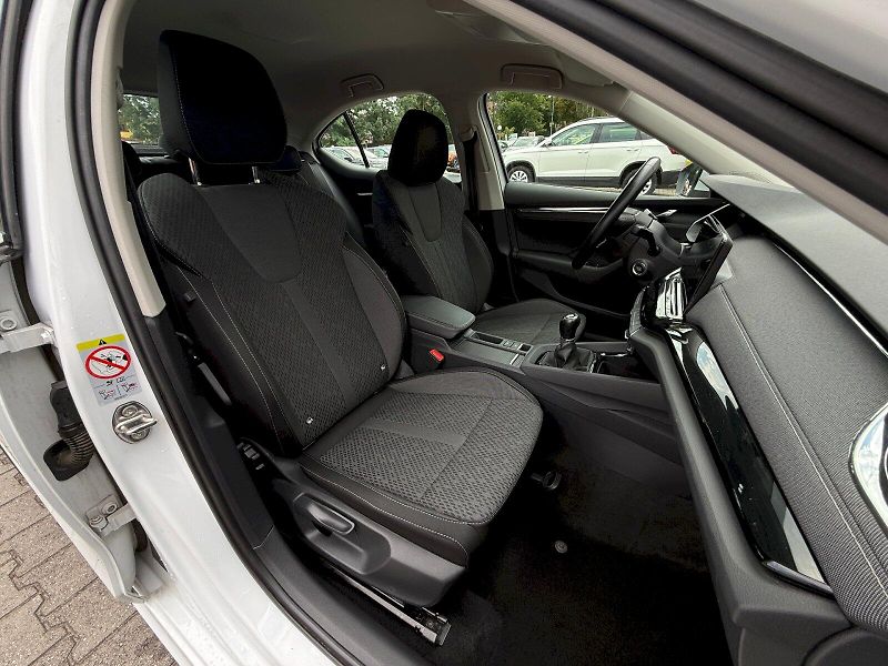 Škoda Octavia (2023) 1.0 TSI 81 kW Style - fotka 22 z 22