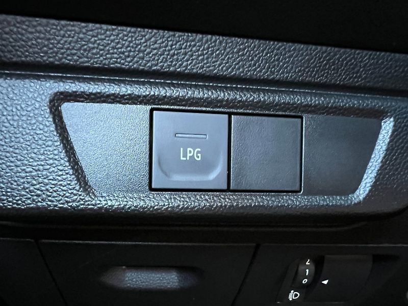Dacia Jogger (2023) 1.0TCe 7míst! Tažné! ČR+1.maj. - fotka 20 z 32
