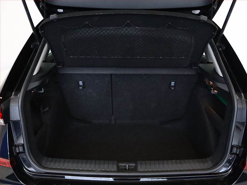 Škoda Kamiq (2025) Selection 1.0 TSI - fotka 11 z 18