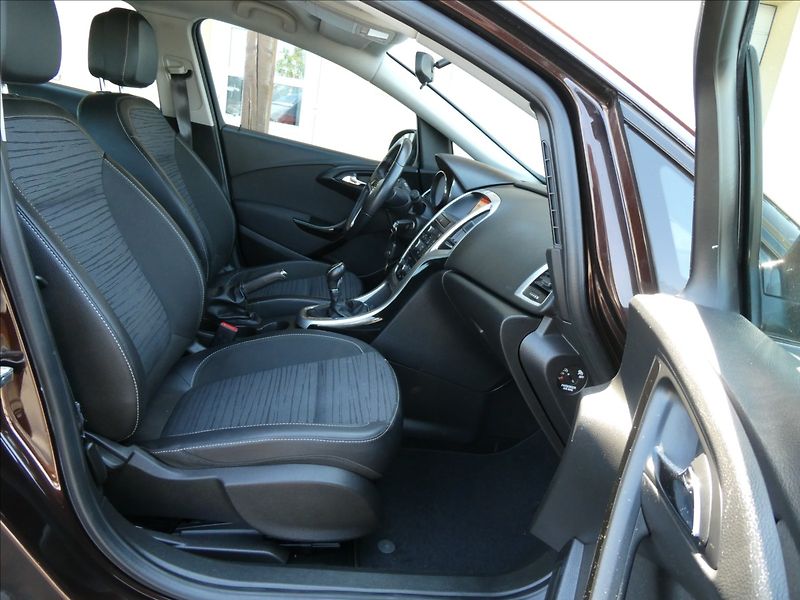 Opel Astra 1,4 i 88kW klima, serviska - fotka 25 z 44
