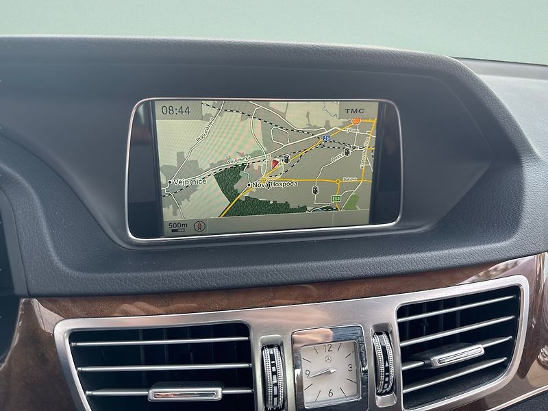 Mercedes-Benz Třídy E 350 BlueTec 4MATIC - fotka 15 z 19