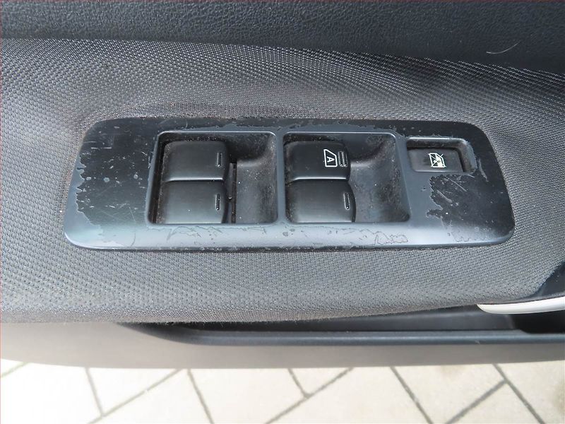 Nissan Qashqai (2010) 1.6, LPG, Serv.kniha, Tempomat - fotka 16 z 17