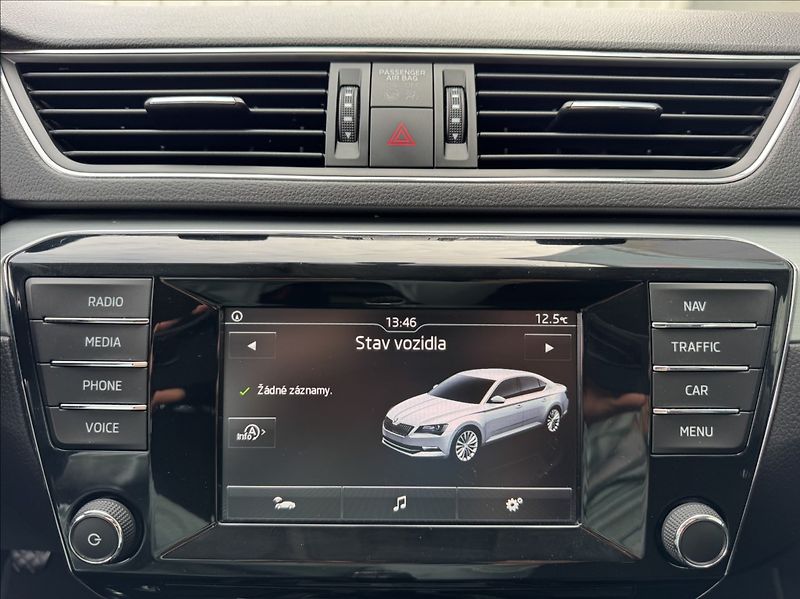 Škoda Superb 1,6 TDI Navi TZ park. kamera - fotka 39 z 50