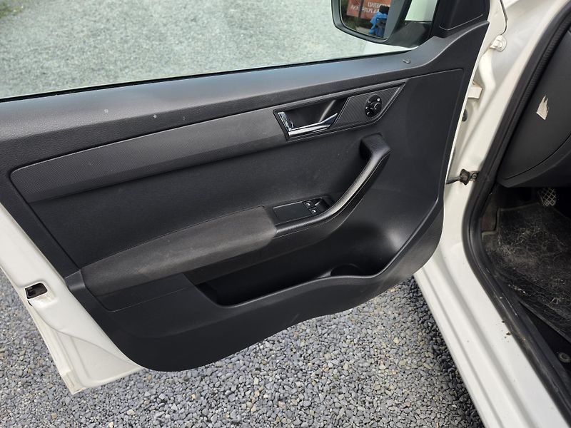 Škoda Fabia 1.4 TDI Parkovací senzory  - fotka 14 z 17