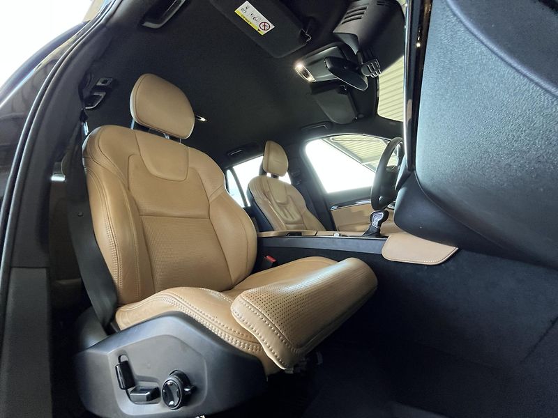 Volvo XC90 D5 AWD VENT // REZERVACE - fotka 20 z 58