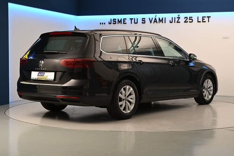 Volkswagen Passat (2023) 2.0 DSG Matrix LED ACC VIRTUAL - fotka 5 z 35
