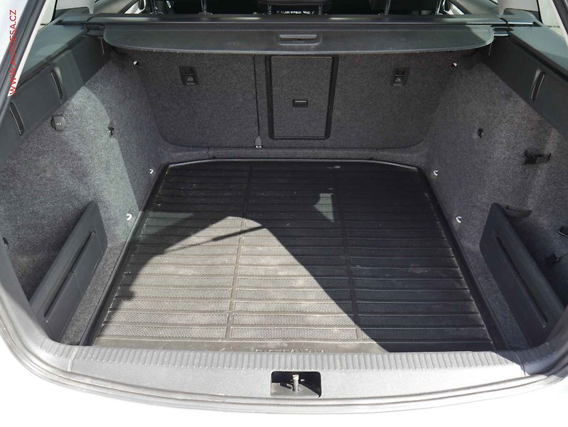 Škoda Octavia (2014) 1.6TDi, AC, tempo, park.asist - fotka 7 z 19
