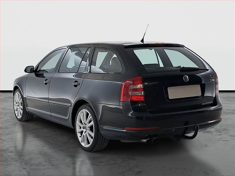 Škoda Octavia (2006) RS 2.0 TFSI, Tempomat - fotka 4 z 17