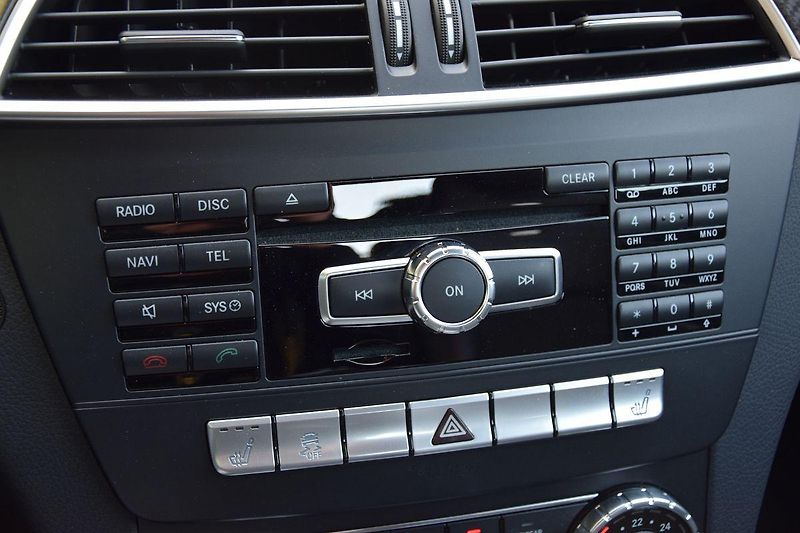 Mercedes-Benz Třídy C 63AMG BLACK-SERIES*6tKM!RARITA - fotka 28 z 43