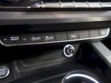 Audi A4 (2019) 40TDI 140KW 4x4 WEBASTO NAVI - náhled 28
