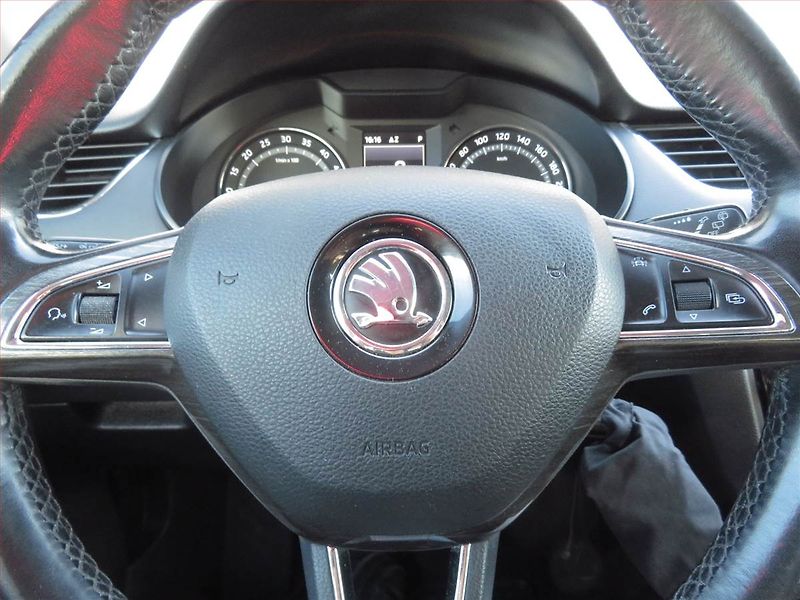 Škoda Octavia (2015) Scout 2.0 TDI, 4X4, Automat - fotka 17 z 19