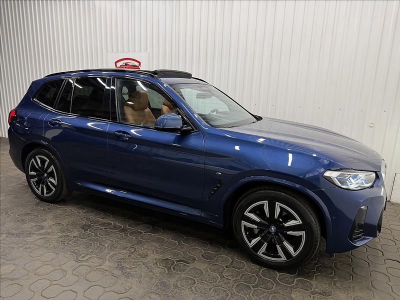 BMW iX3 M SPORT PANO LASER 2XALU 1MAJ. - fotka 11 z 49