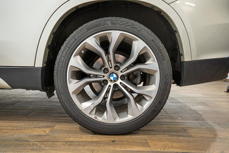 BMW X5 40e 2.0 180 kW xDrive - fotka 49 z 49