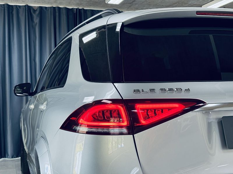 Mercedes-Benz GLE (2022) 350d*4M*AMG*VZDUCH*TAŽNÉ - fotka 11 z 35