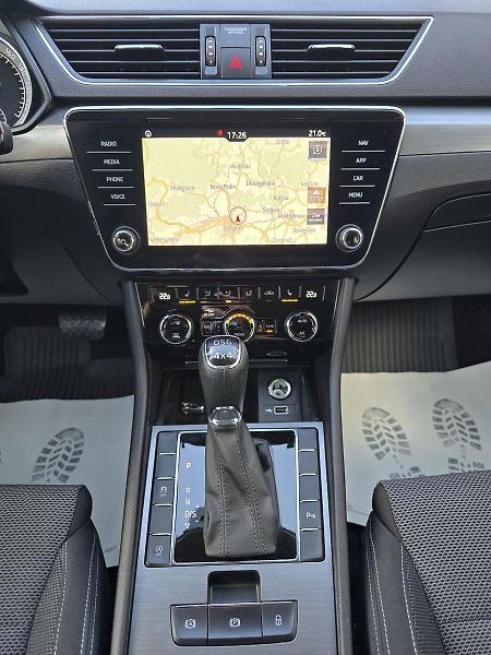 Škoda Superb 200kW 4x4 DSG STYLE DPH - fotka 12 z 45
