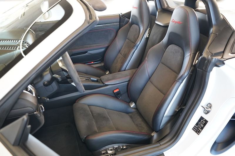 Porsche Boxster Spyder, Burmester, PDLS,Manuál - fotka 27 z 50