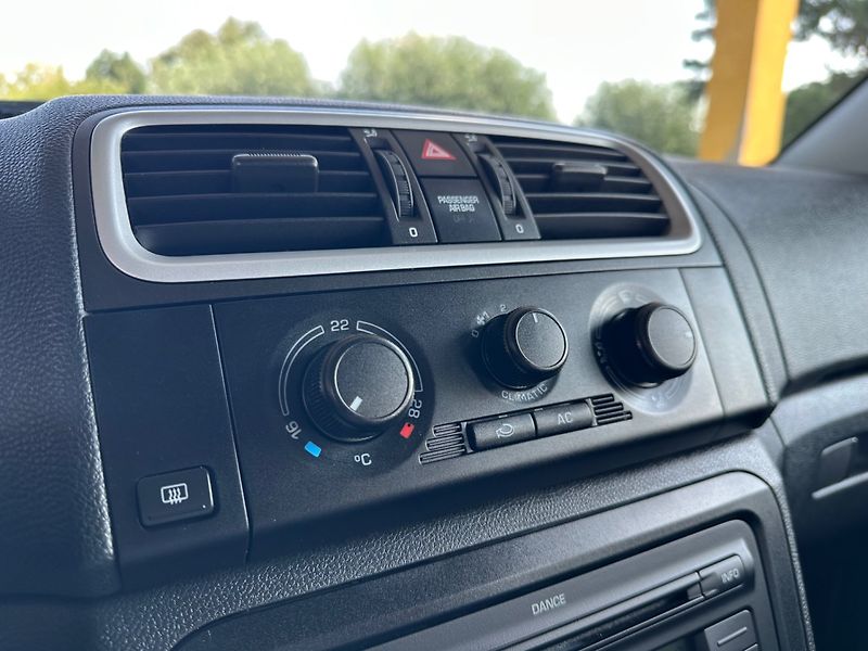 Škoda Fabia (2009) 1.6I 16V PRAVIDELNÝ SERVIS - fotka 11 z 16