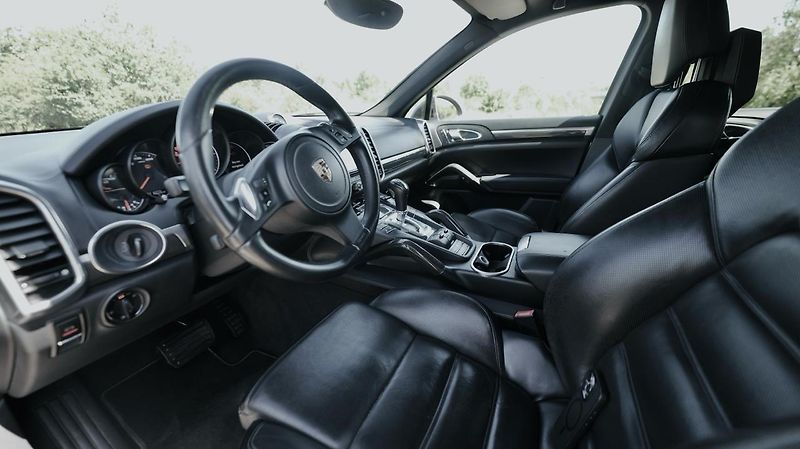 Porsche Cayenne (2011) - fotka 12 z 25