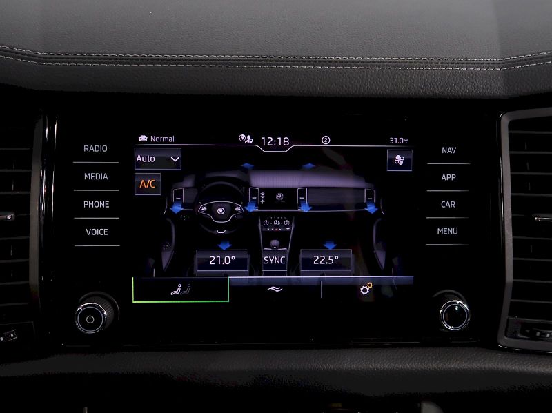 Škoda Kodiaq (2023) SPORTLINE 2.0TSI 140KW 4x4 DSG - fotka 25 z 42