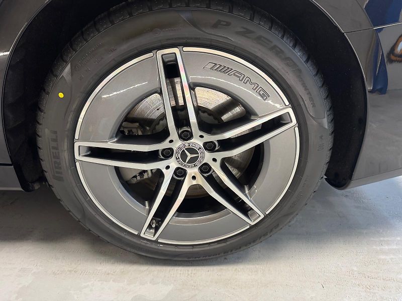 Mercedes-Benz Třídy E (2024) E450 4MATIC AMG CZ - fotka 5 z 15