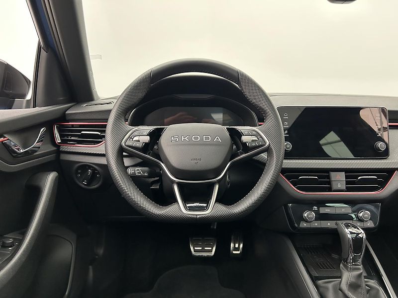 Škoda Kamiq 1.5 TSI Monte Carlo - fotka 28 z 29