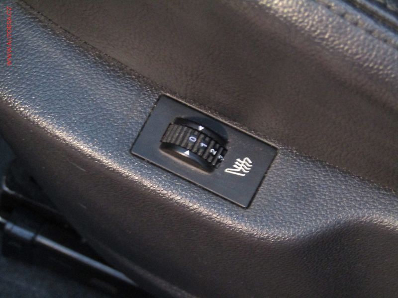 Peugeot 5008 (2011) 1.6HDi, Navi, kůže - fotka 18 z 18