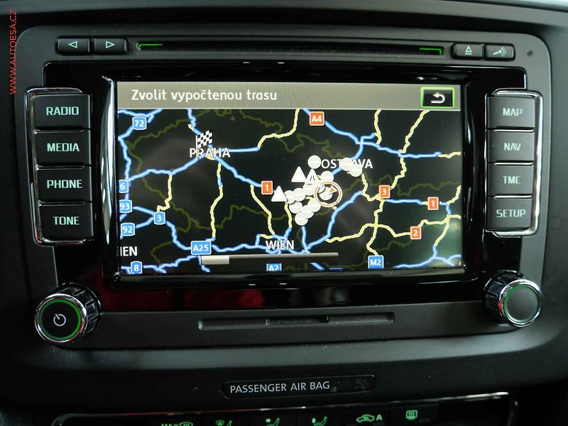 Škoda Superb (2014) 2.0 TDi 4x4, ČR, Elegance - fotka 21 z 24