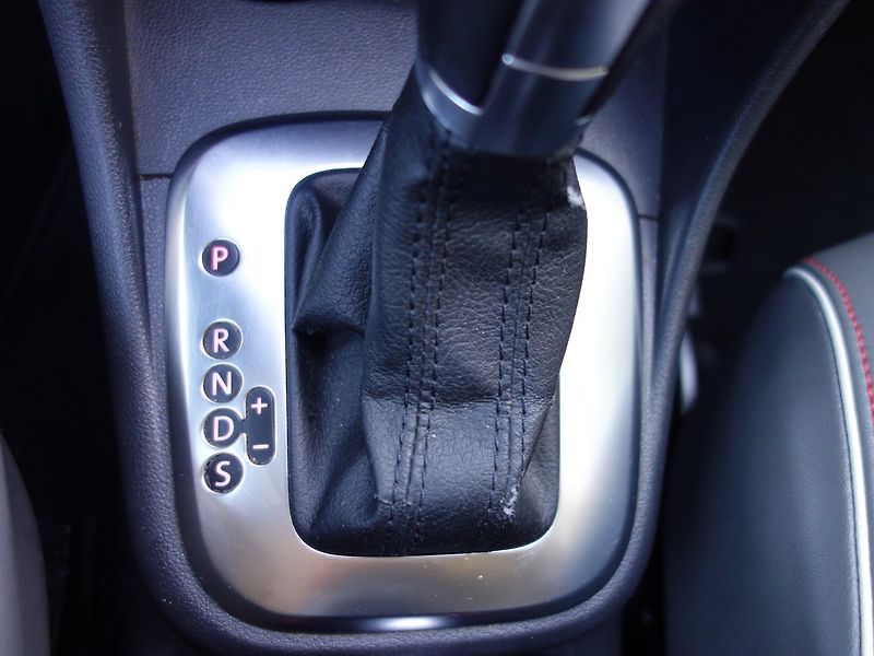Volkswagen Polo (2010) 1.6TDI 66kW DSG BEATS -DPH - fotka 18 z 41