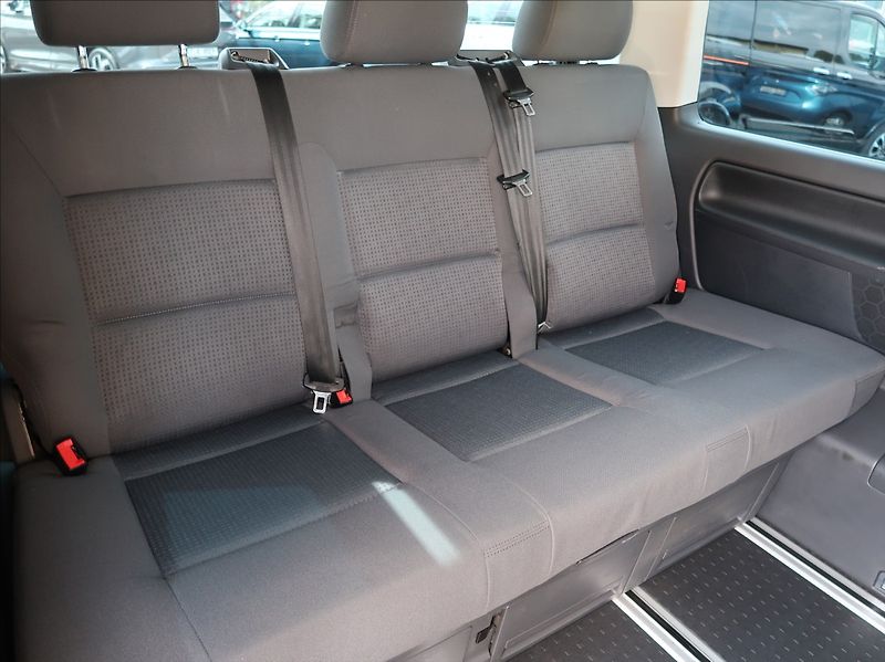 Volkswagen Multivan 2,0 TDi,110kW,7míst,4x4,DSG,DP - fotka 20 z 34