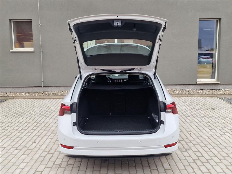 Škoda Octavia 2.0TDI Style, původ ČR,1.Maj. - fotka 41 z 50