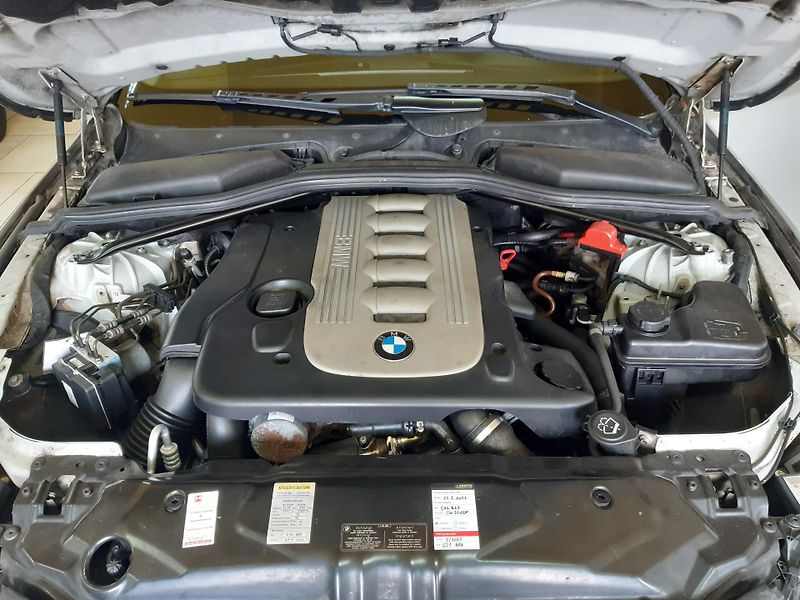 BMW Řada 5 3.0 d XDRIVE 170KW Combi - fotka 22 z 23