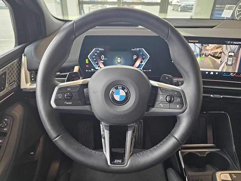 BMW Řada 2 220d Active Tourer - fotka 24 z 36