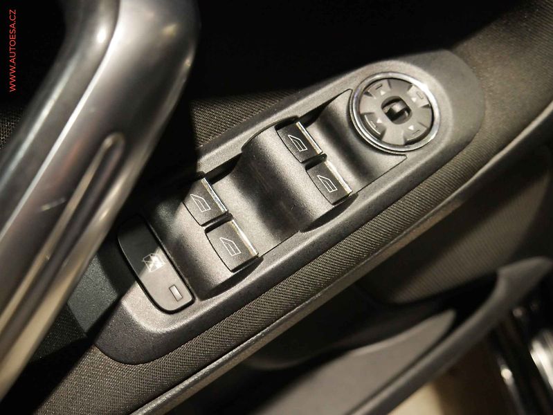 Ford S-MAX (2009) 2.2.TDCi, xenon, autoAC - fotka 19 z 20