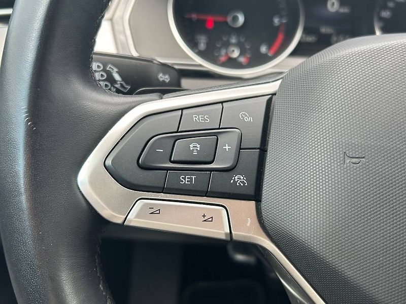 Volkswagen Passat Business  2,0TDi - fotka 14 z 24