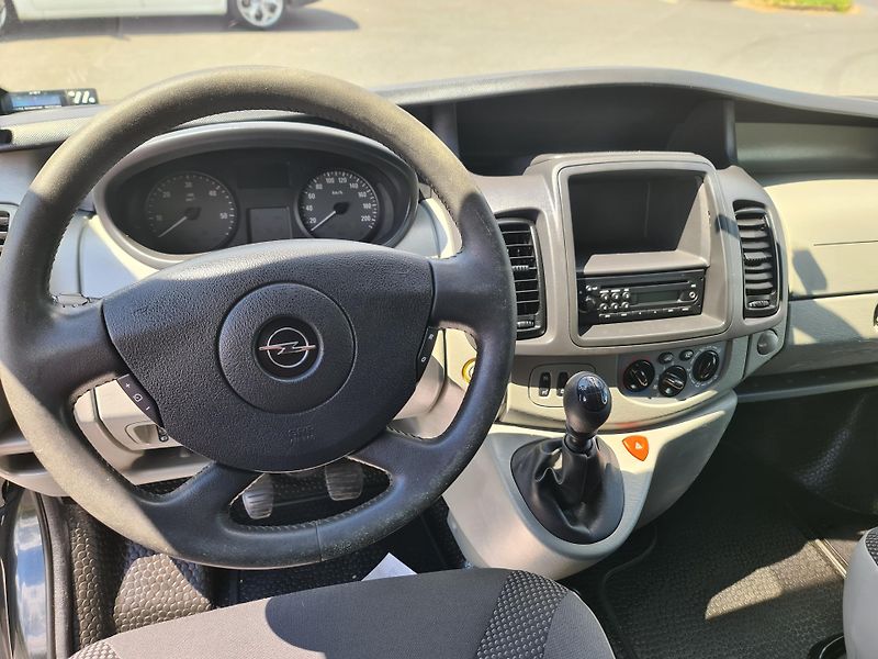 Opel Vivaro (2011) 2.0 CDTi 84-KW 8-MÍST KLIMA TE - fotka 32 z 39