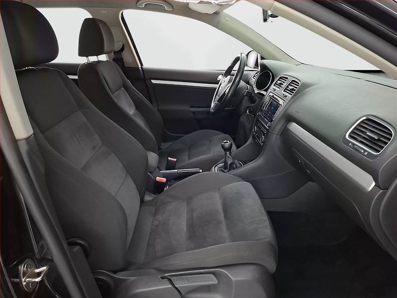Volkswagen Golf (2011) 1.6 TDI, nová STK, dobrý stav - fotka 9 z 16