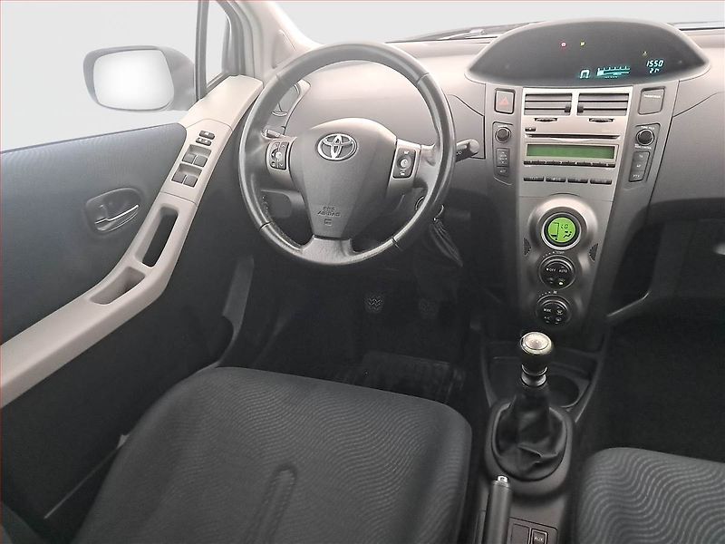Toyota Yaris (2009) 1.33 Dual VVT-i, Serv.kniha - fotka 7 z 16