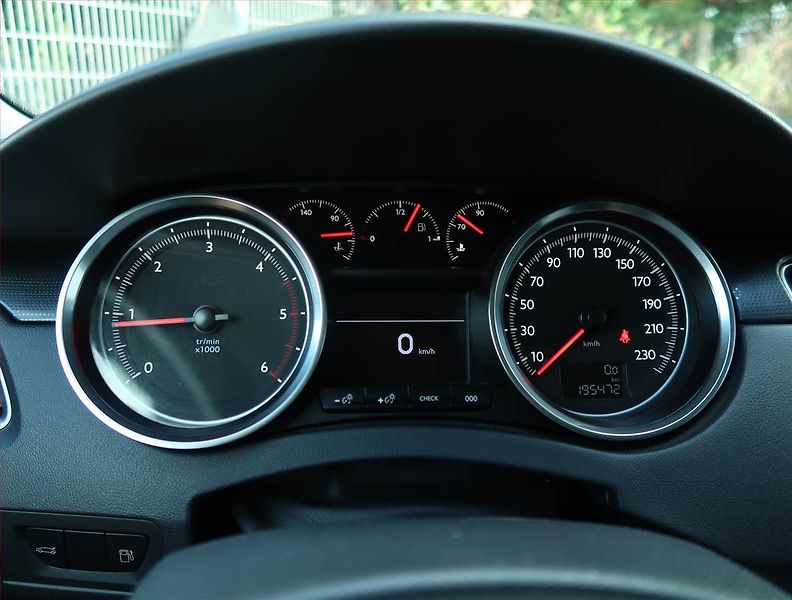 Peugeot 508 (2014) Allure 2.0 HDi, Navi, Tempomat - fotka 11 z 23
