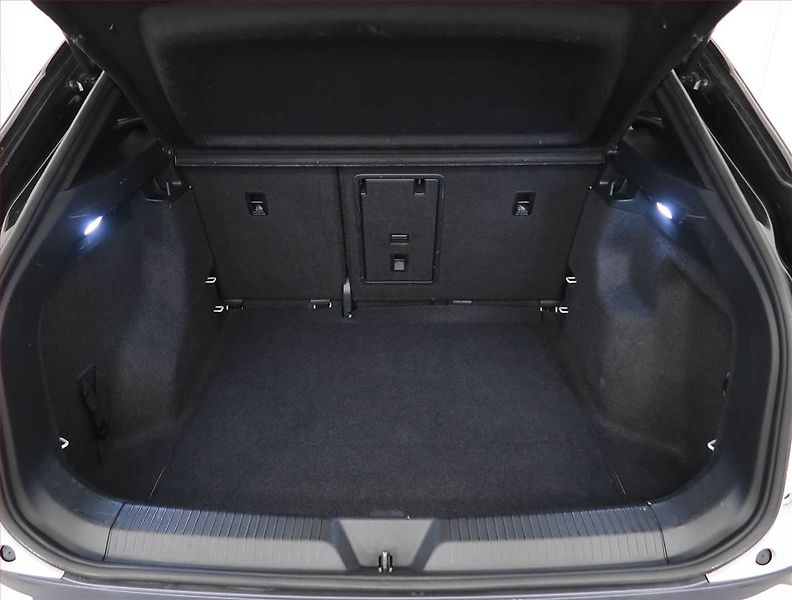 Volkswagen ID.4 (2021) Pro Perf. (82 kWh), SoH 76% - fotka 14 z 29