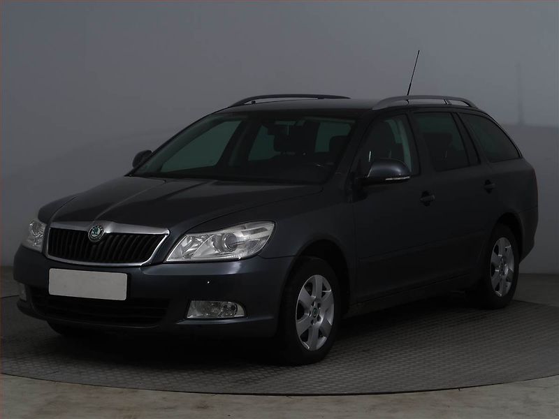 Škoda Octavia (2011) 1.6 TDI, nová STK, Tažné - fotka 2 z 13